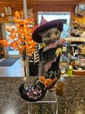 FIG CAT IN A WITCH BOOT